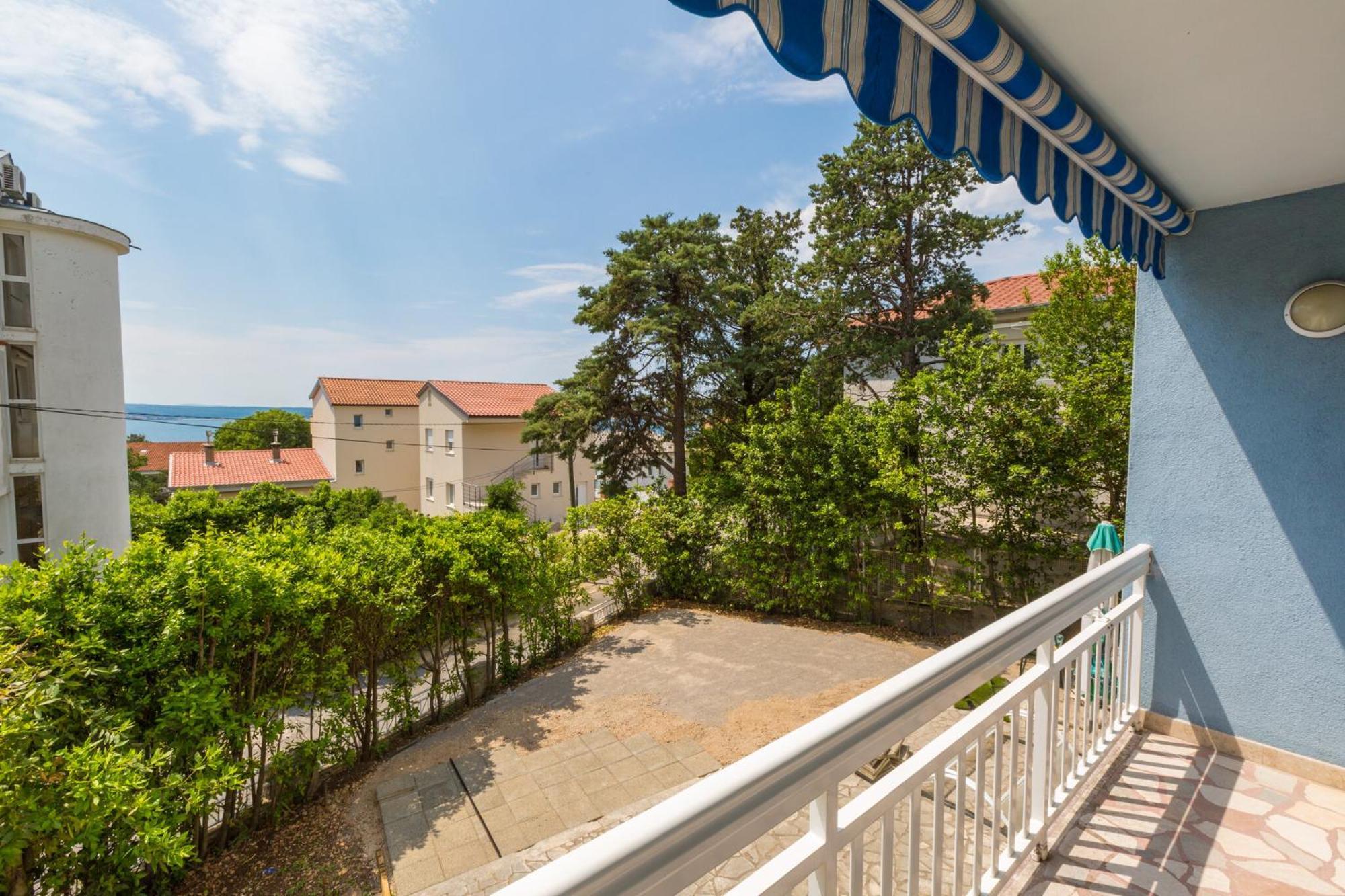 Podvezanec Apartment Dramalj Luaran gambar