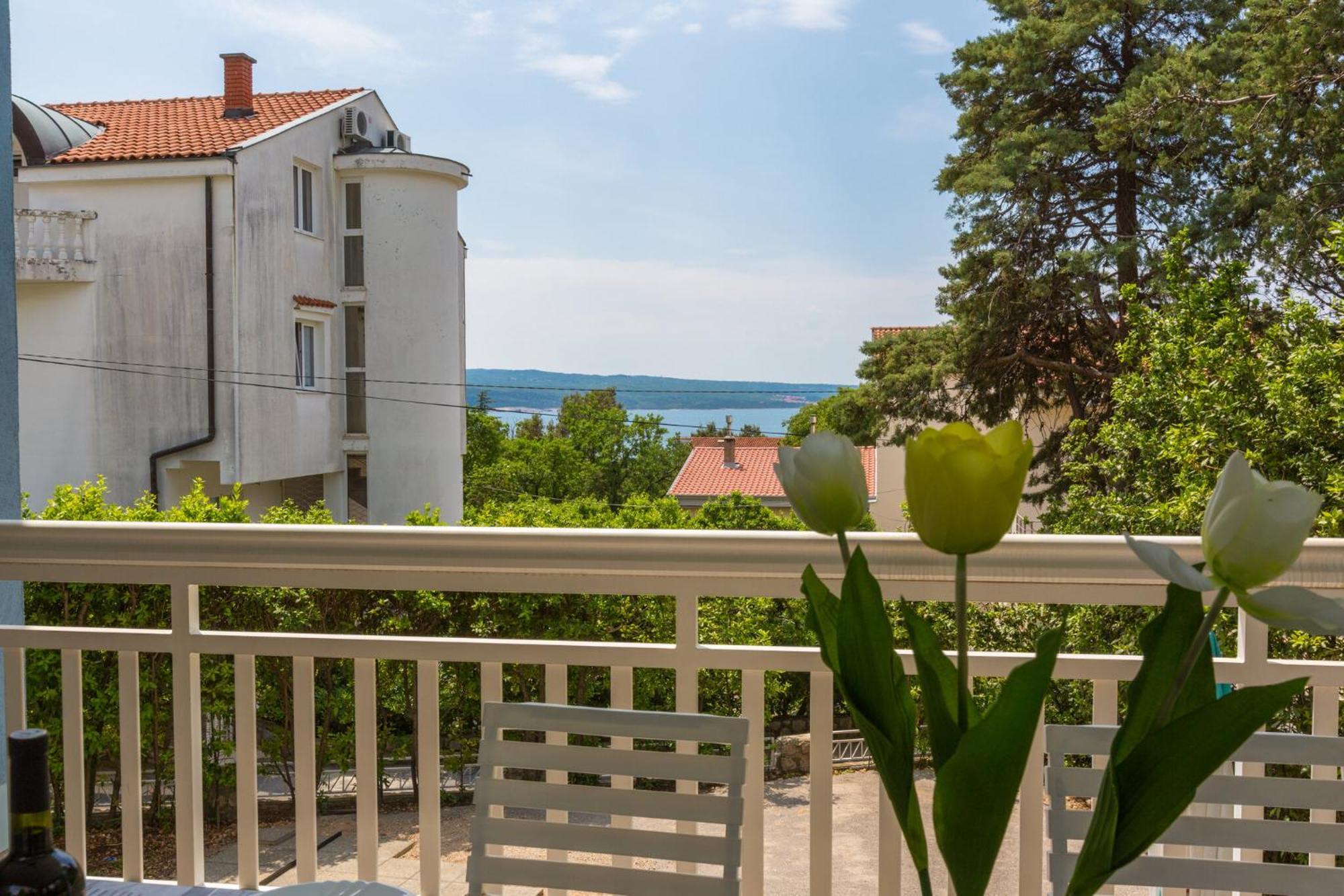 Podvezanec Apartment Dramalj Luaran gambar